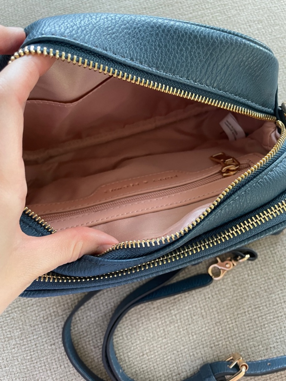 Poppy & Peonies Navy 24/7 Crossbody - Picture 5 of 9